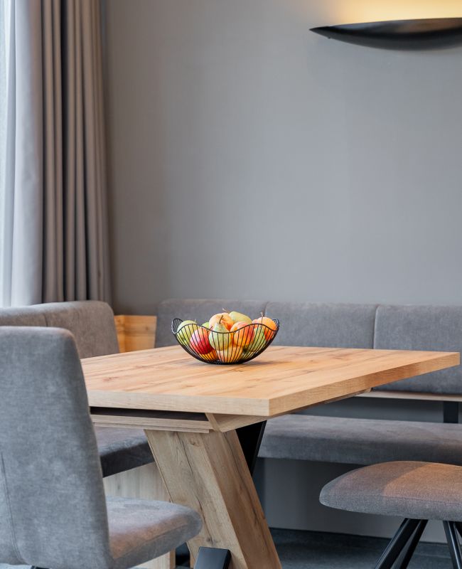 Inviting sitting area with modern design in the Family Panoramasuite
